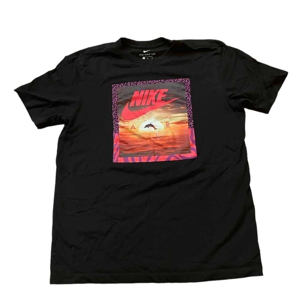 Nike Air Dolphin Ocean Sunset Graphic T-shirt Size M.